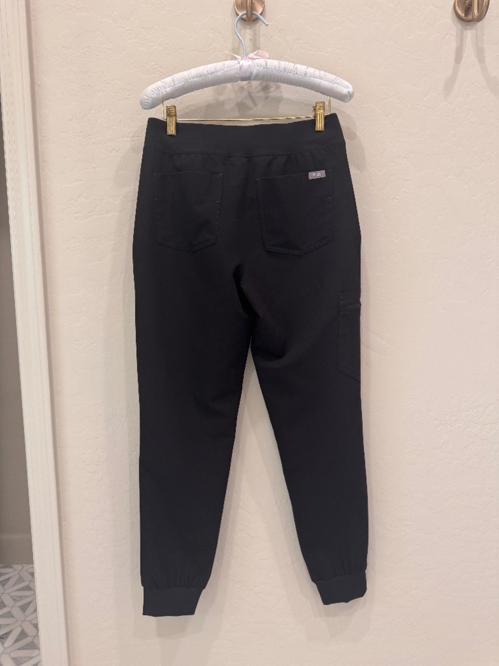 Figs scrubs pants - Picture 3 of 4